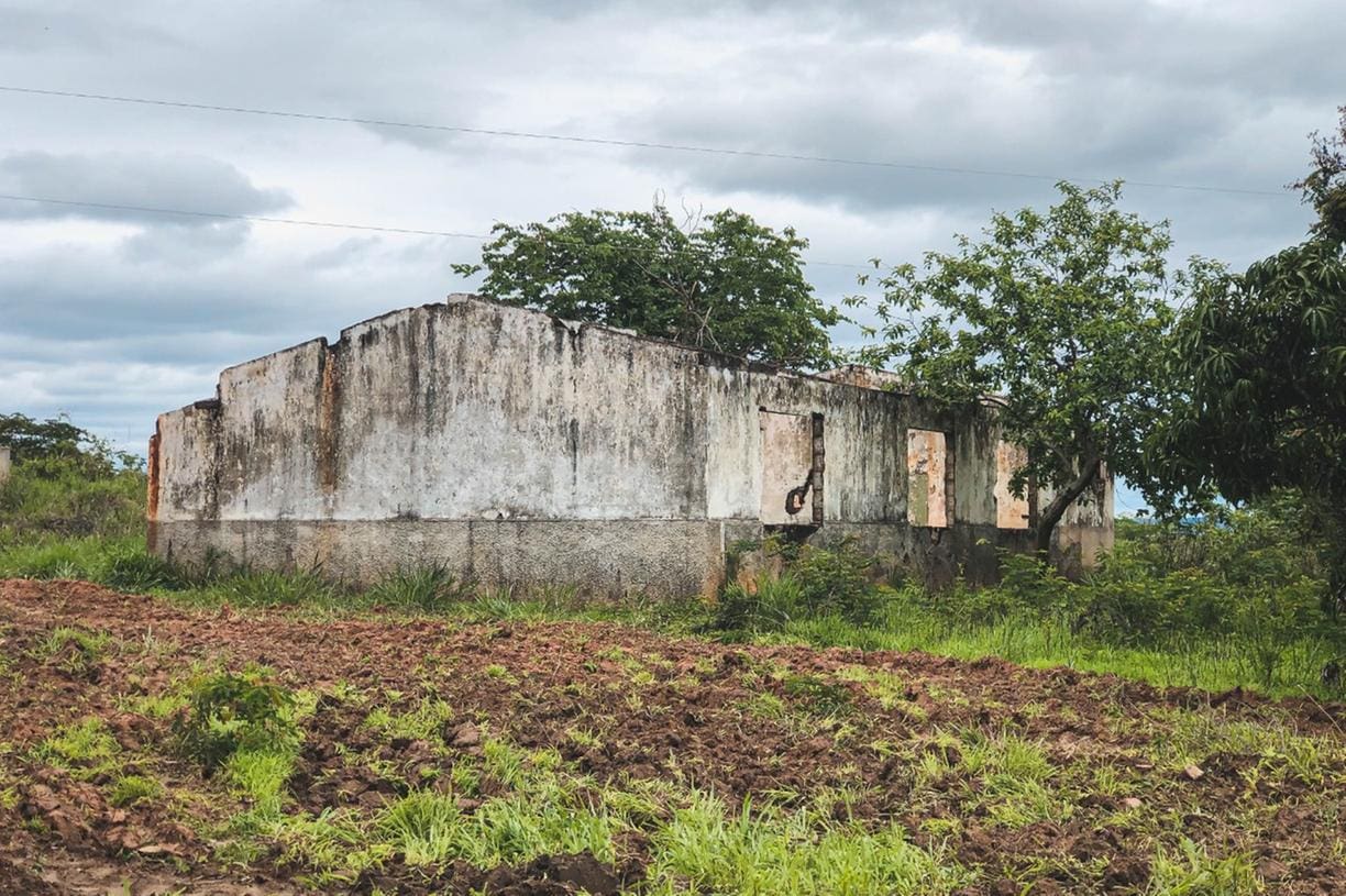RICOSTRUIAMO LA SCUOLA DI MACUCO (BRA) di Aics Lecce RICOSTRUIAMO LA SCUOLA DI MACUCO (BRA)-Aics Lecce