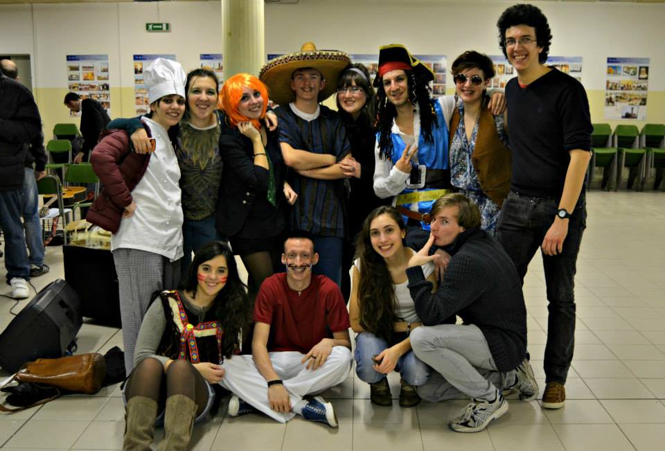 I nostri ragazzi hanno organizzato una festa di carnevale per le famiglie I nostri ragazzi hanno organizzato una festa di carnevale per le famiglie