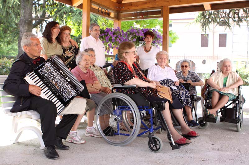 Automezzo per trasporto anziani-casa di riposo di Monselice