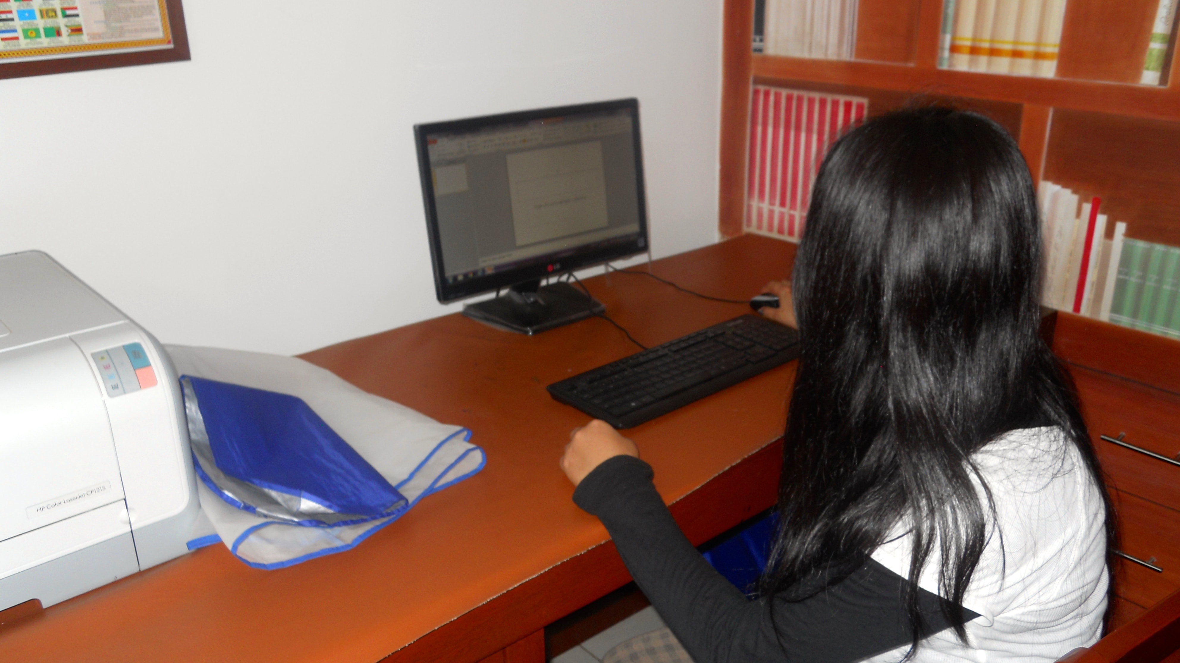 Adottiamo una ragazza universitaria!-Aiuti Terzo Mondo