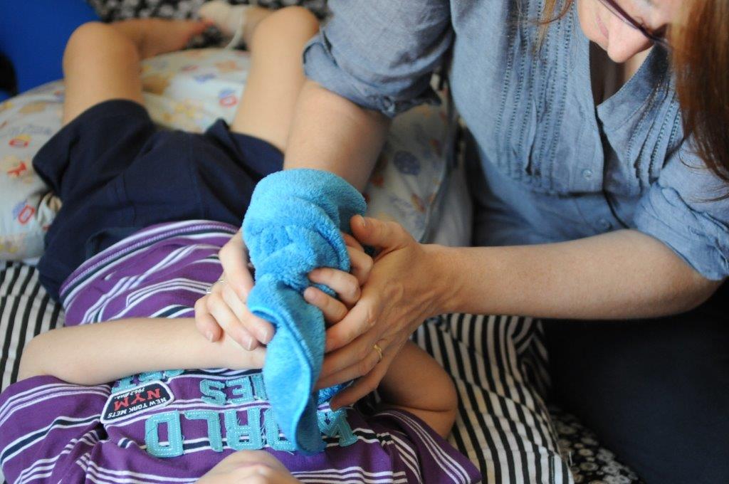 La Fondazione Maddalena Grassi assiste al domicilio attualmente 75 bambini affetti da disabilità gravissime, in convenzione per l’assistenza domiciliare integrata con le Asl di Milano, Milano 1, Monza e Brianza.