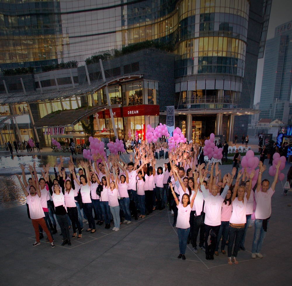 Nastro Rosa 2016: Unite per vincere! di LILT Milano Nastro Rosa 2016: Unite per vincere!-LILT Milano