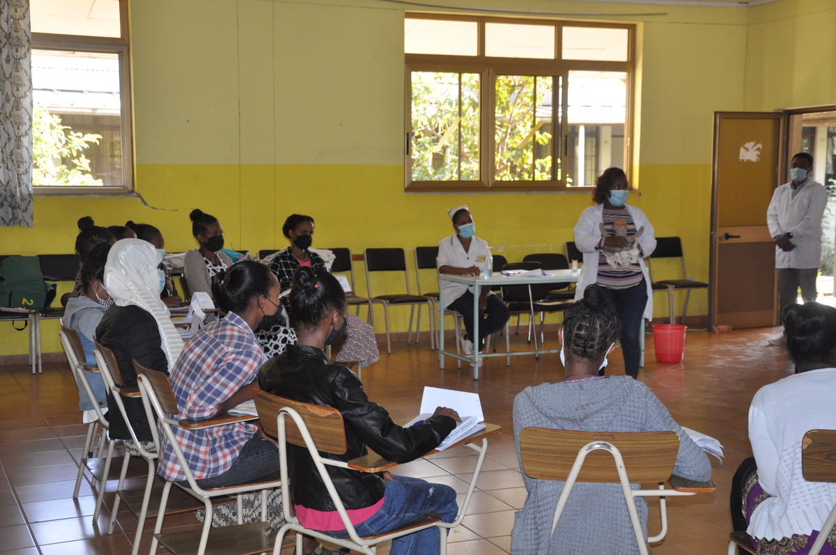 Aiutiamo la scuola di Wolisso! di Medici con l'Africa Cuamm Aiutiamo la scuola di Wolisso!-Medici con l'Africa Cuamm