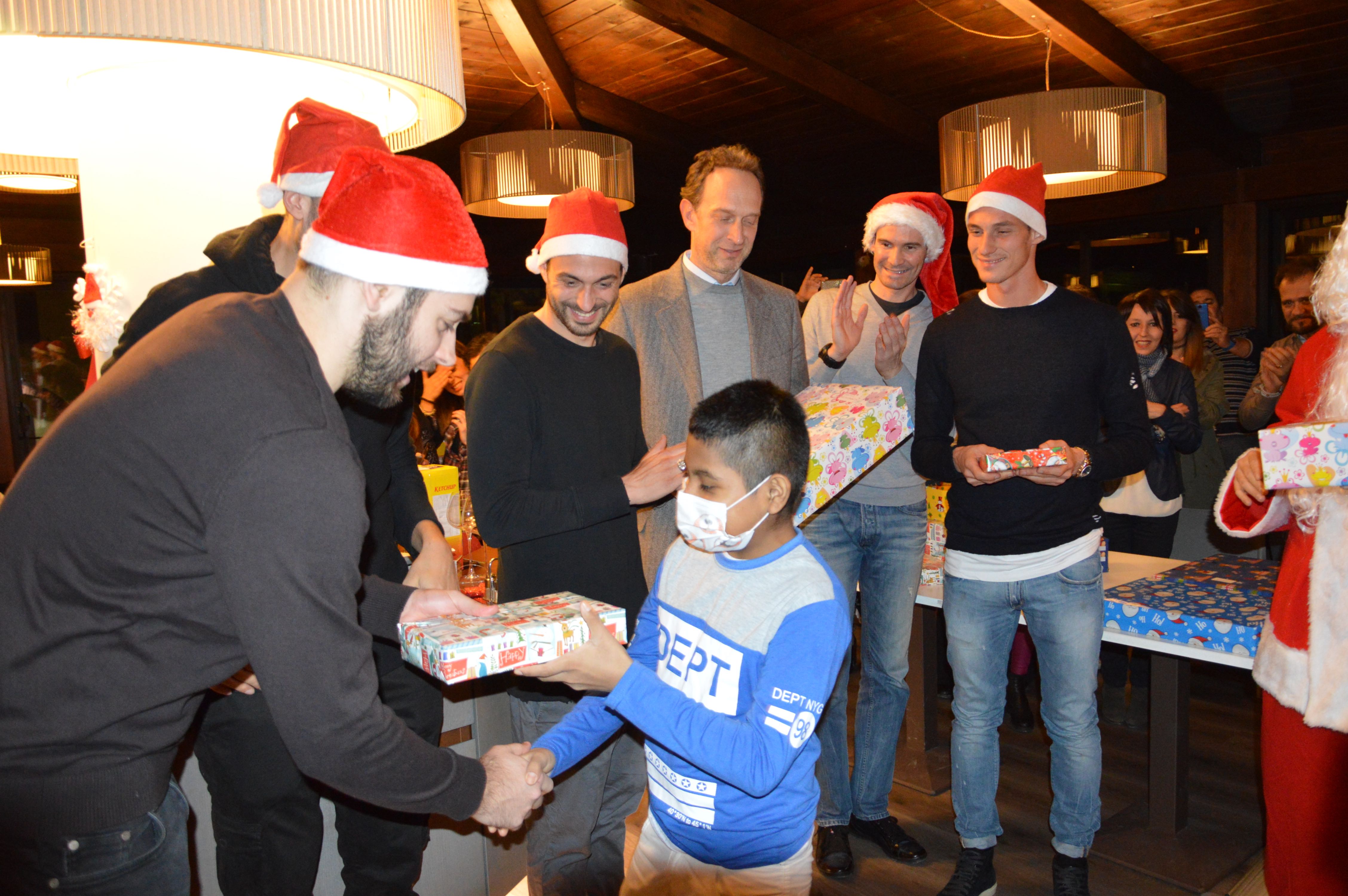 Regala un Sorriso per Natale-Associazione Giacomo Sintini