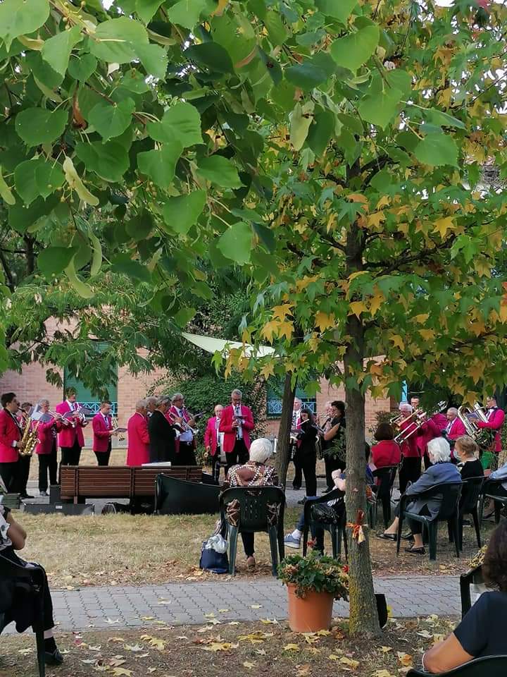 UN ABBRACCIO AL SACRA FAMIGLIA-SACRA FAMIGLIA 