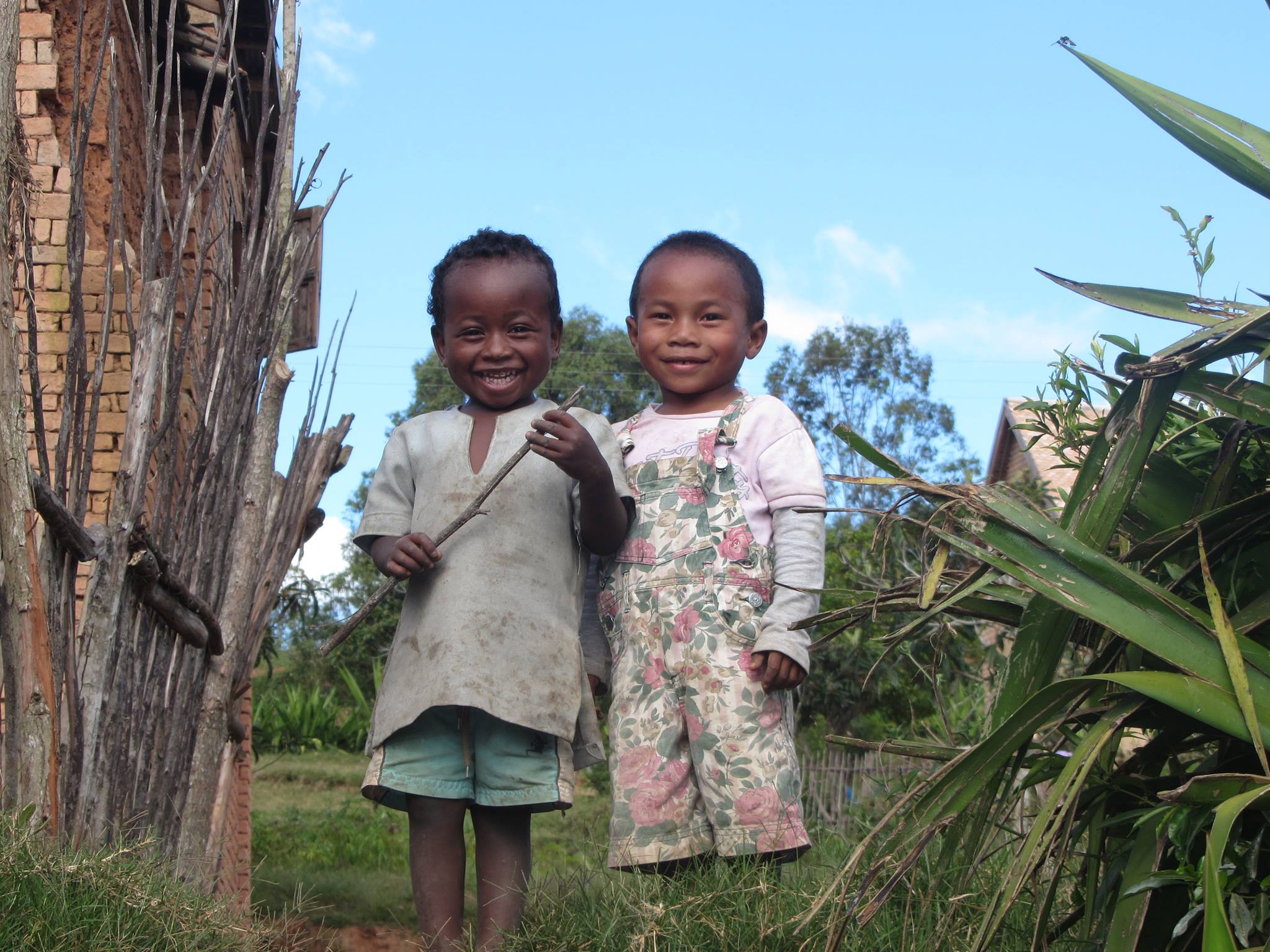 SEMINIAMO EDUCAZIONE NUTRIAMO IL FUTURO di Educatori senza Frontiere SEMINIAMO EDUCAZIONE NUTRIAMO IL FUTURO-Educatori senza Frontiere