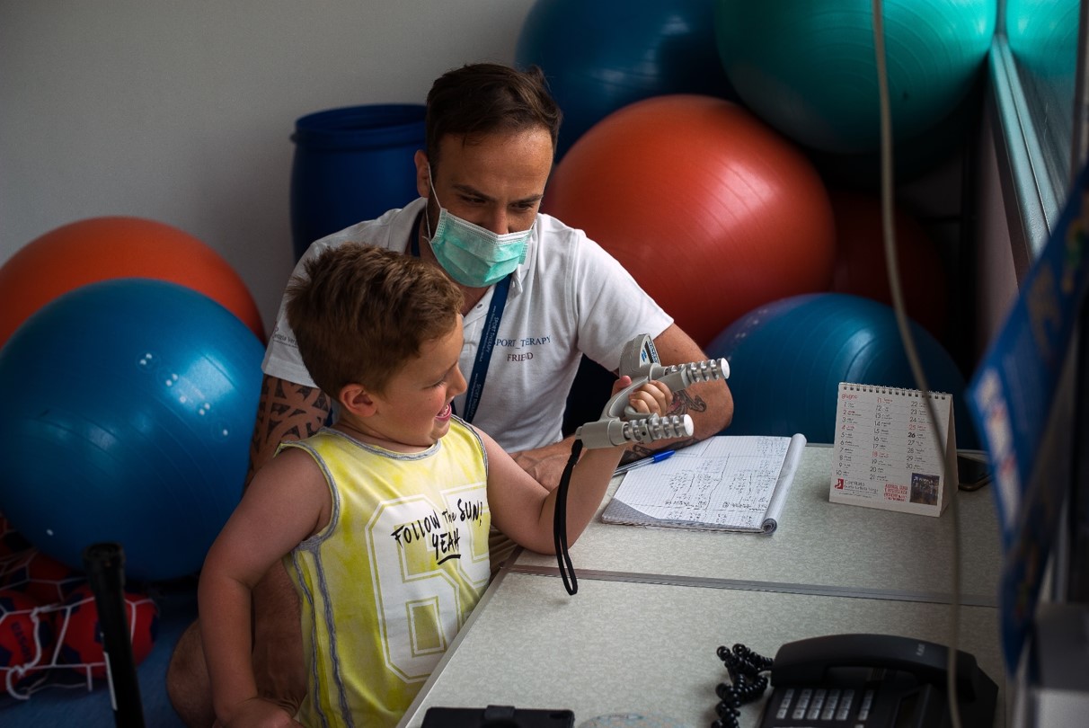 SPORT THERAPY...we need you! di Comitato Maria Letizia Verga SPORT THERAPY...we need you!-Comitato Maria Letizia Verga