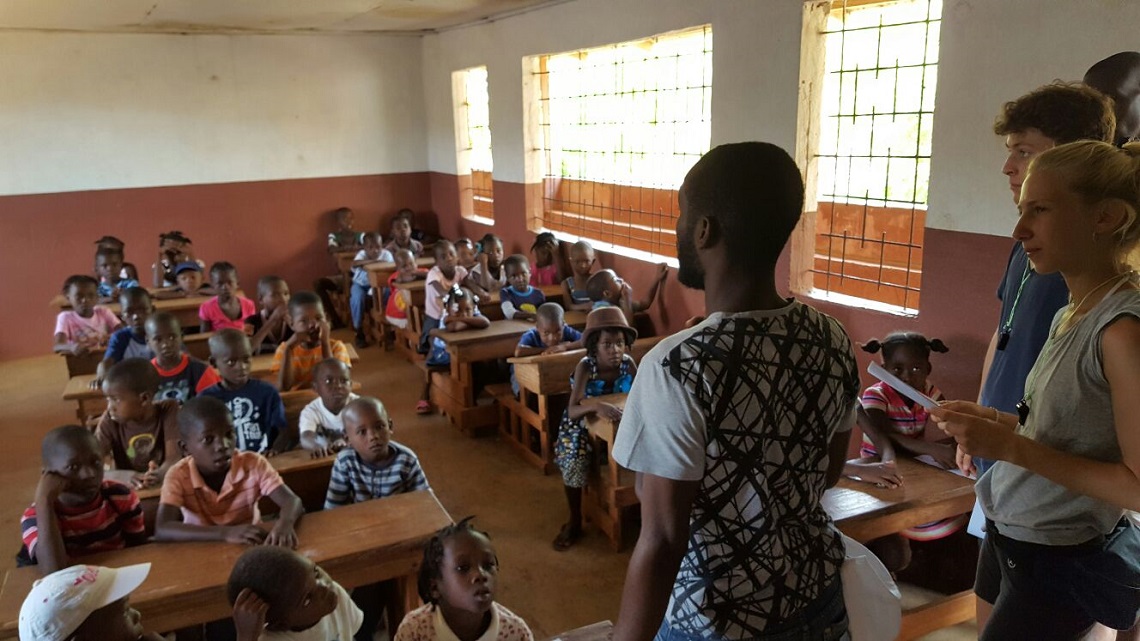 Tutti a scuola… di corsa per HAITI! di ANPIL onlus Tutti a scuola… di corsa per HAITI!-ANPIL onlus