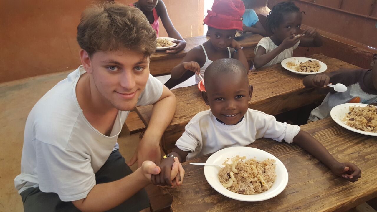 Tutti a scuola… di corsa per HAITI! di ANPIL onlus Tutti a scuola… di corsa per HAITI!-ANPIL onlus