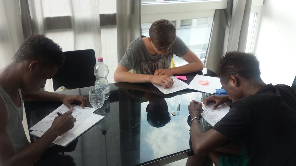 Qualcuno con cui correre di Spazio Aperto Servizi Qualcuno con cui correre-Spazio Aperto Servizi