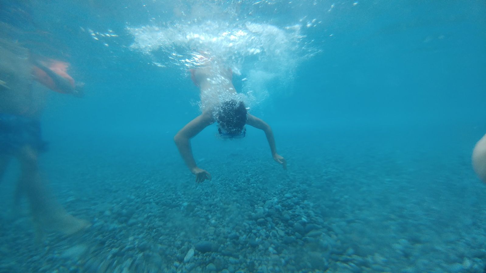 8 bambini, 4 motivi, 1 pulmino :-D di Noà 8 bambini, 4 motivi, 1 pulmino :-D-Noà