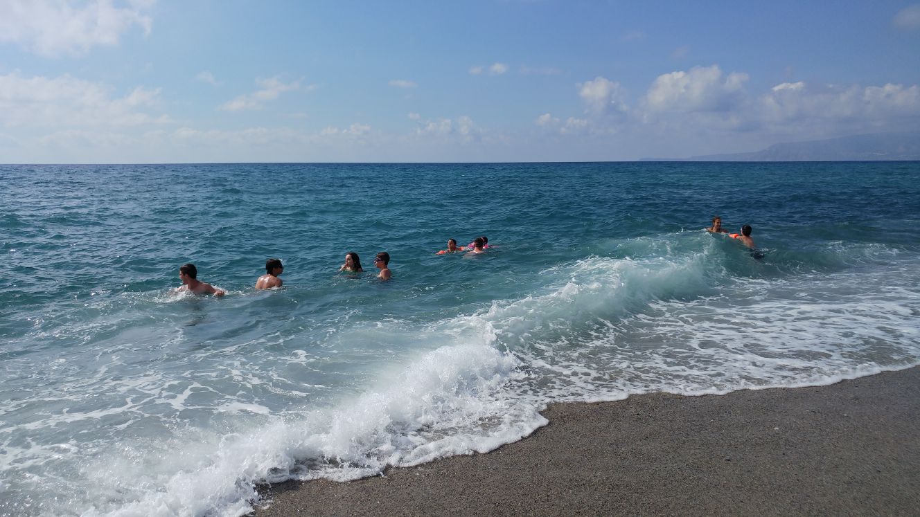 8 bambini, 4 motivi, 1 pulmino :-D di Noà 8 bambini, 4 motivi, 1 pulmino :-D-Noà