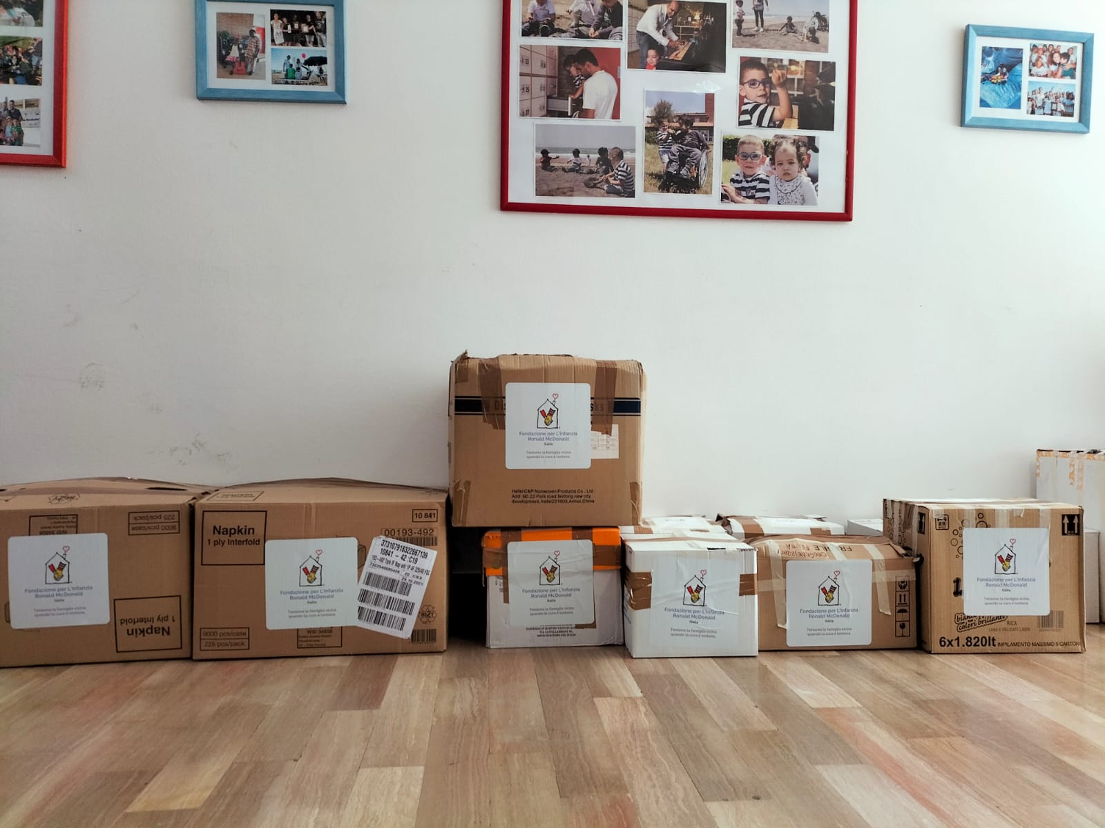 EMERGENZA UCRAINA. di Fondazione Ronald McDonald Italia EMERGENZA UCRAINA. -Fondazione Ronald McDonald Italia