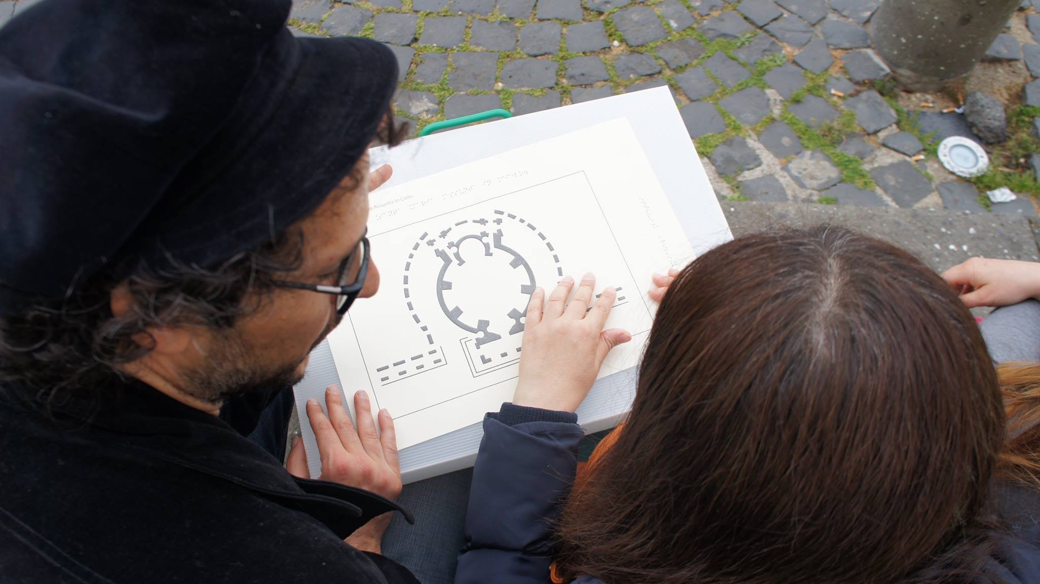 Cosa vedono queste mani-Radici associazione culturale