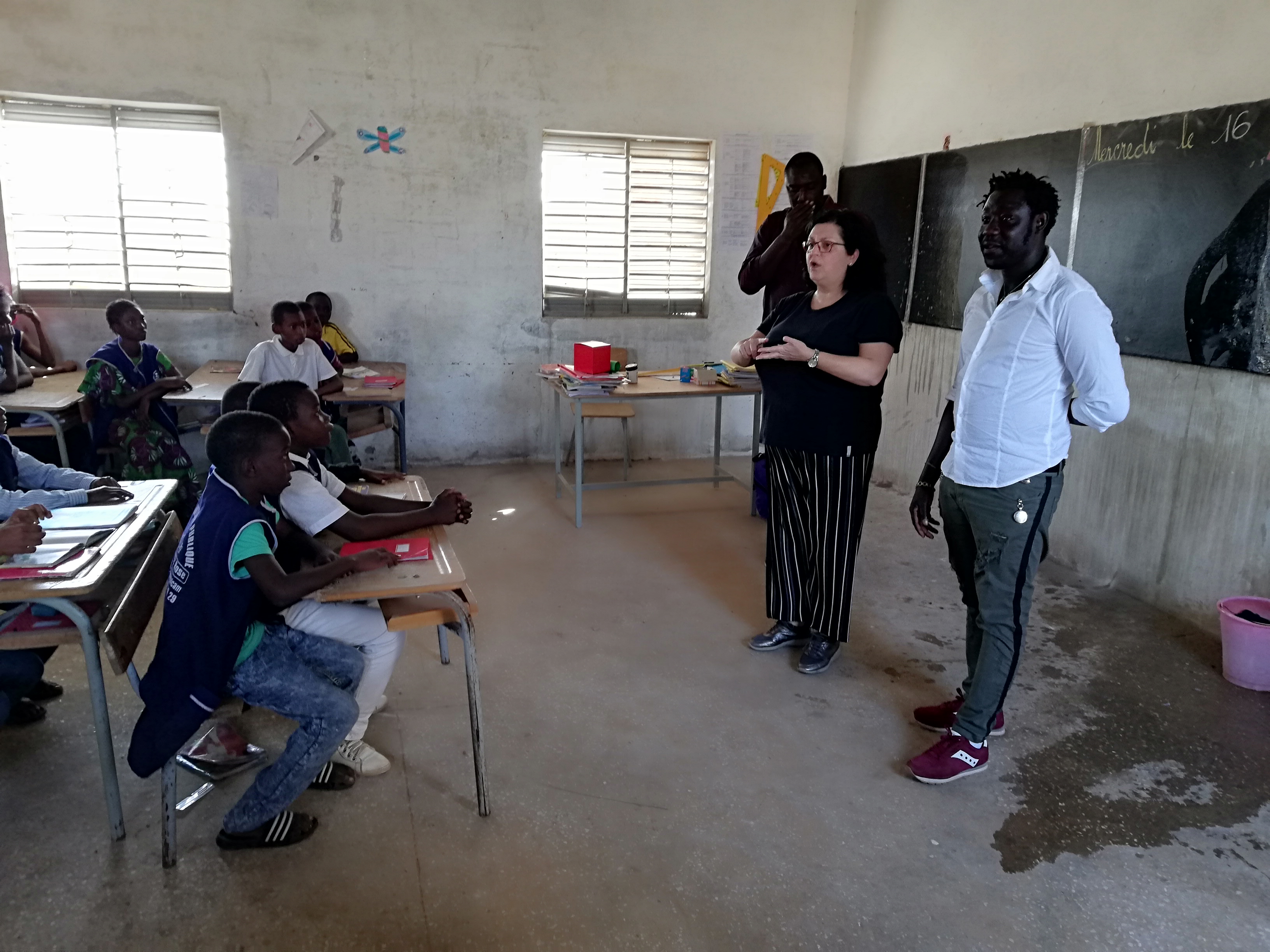 #scuolaSENZAconfini-Istituto Comprensivo Foscolo