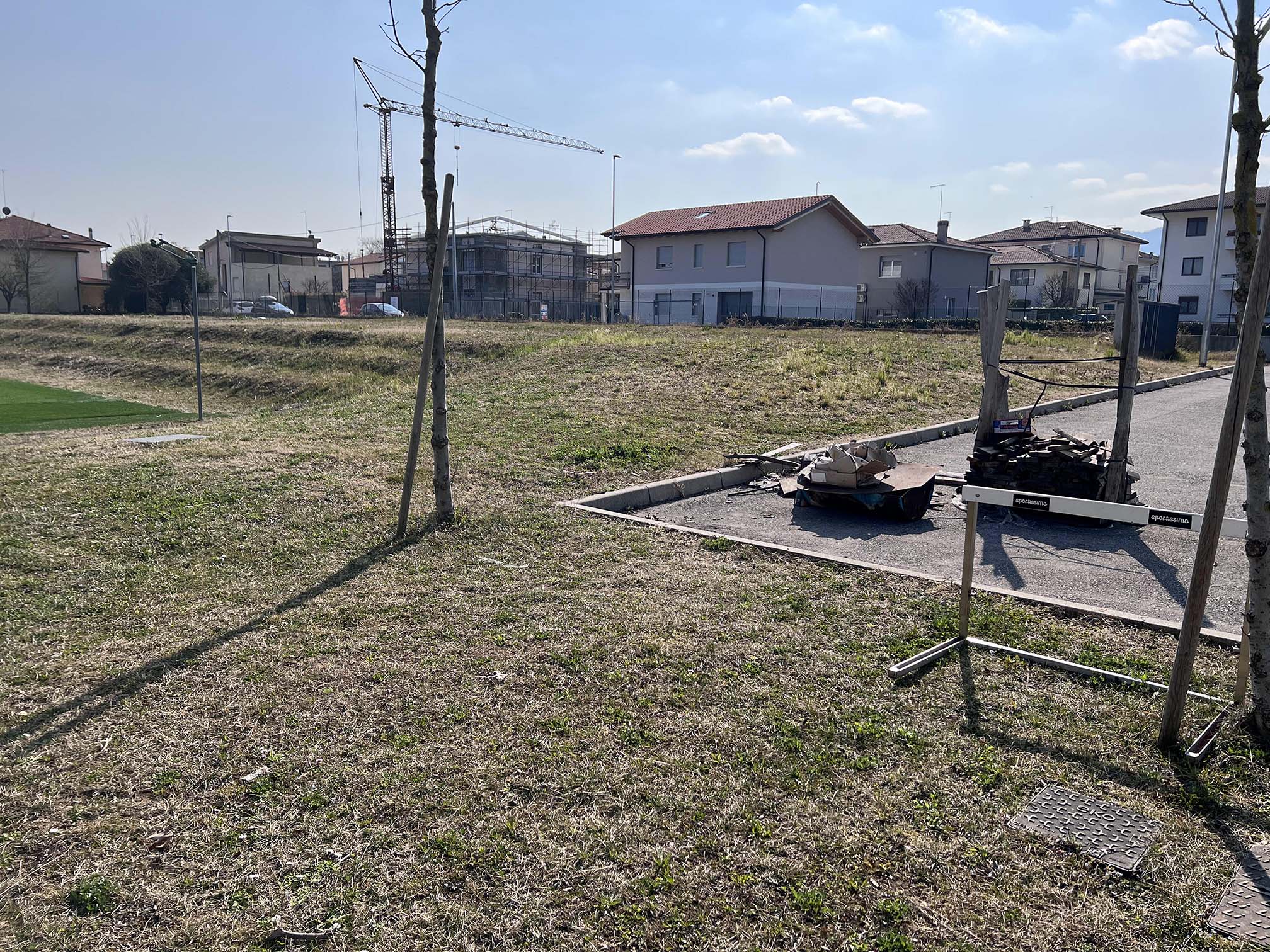 REALIZZAZIONE BARBECUE CAMPO RAV di RAV REALIZZAZIONE BARBECUE CAMPO RAV-RAV