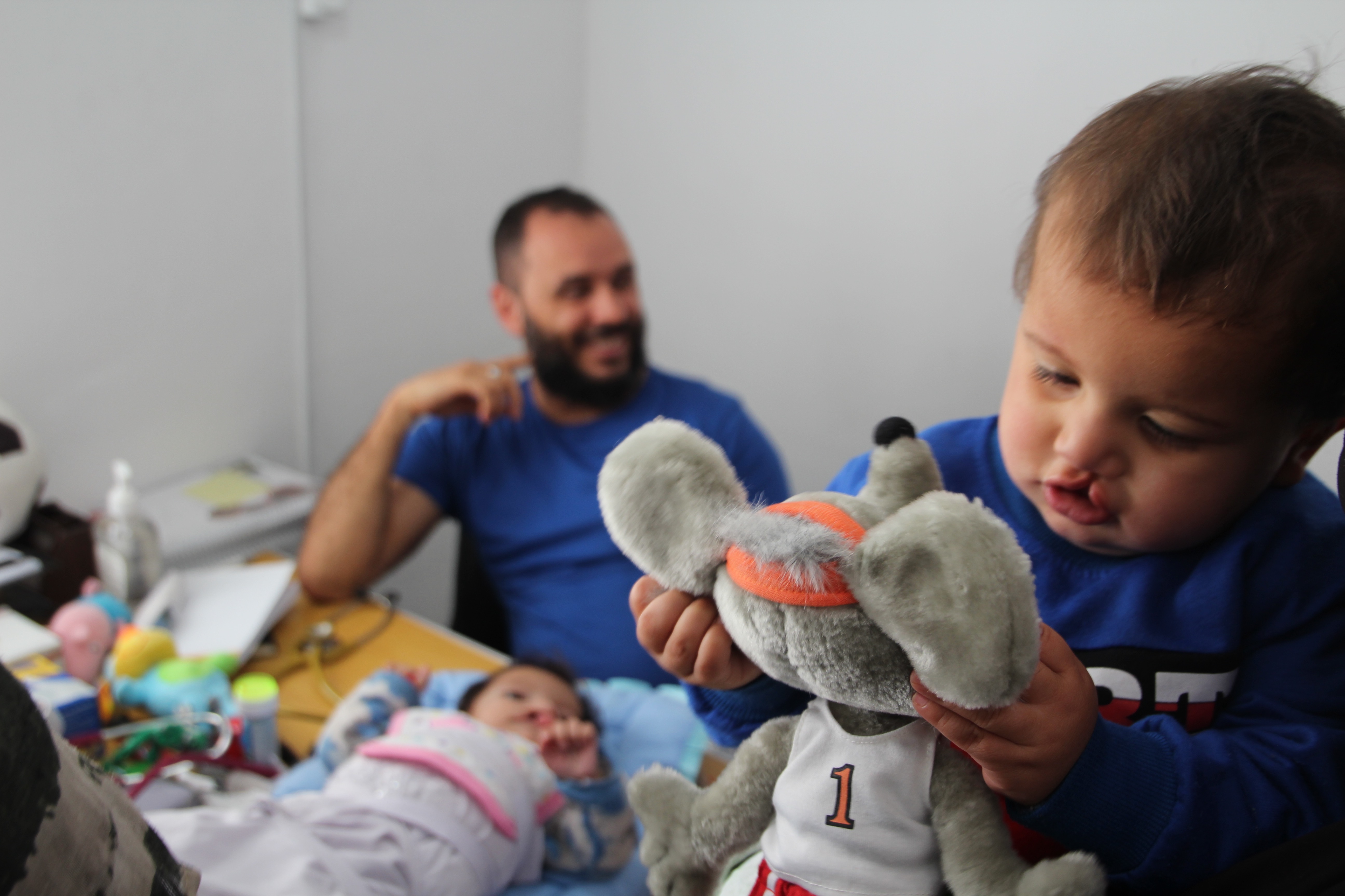 Dona un volo. Salva un bambino di Flying Angels Dona un volo. Salva un bambino-Flying Angels