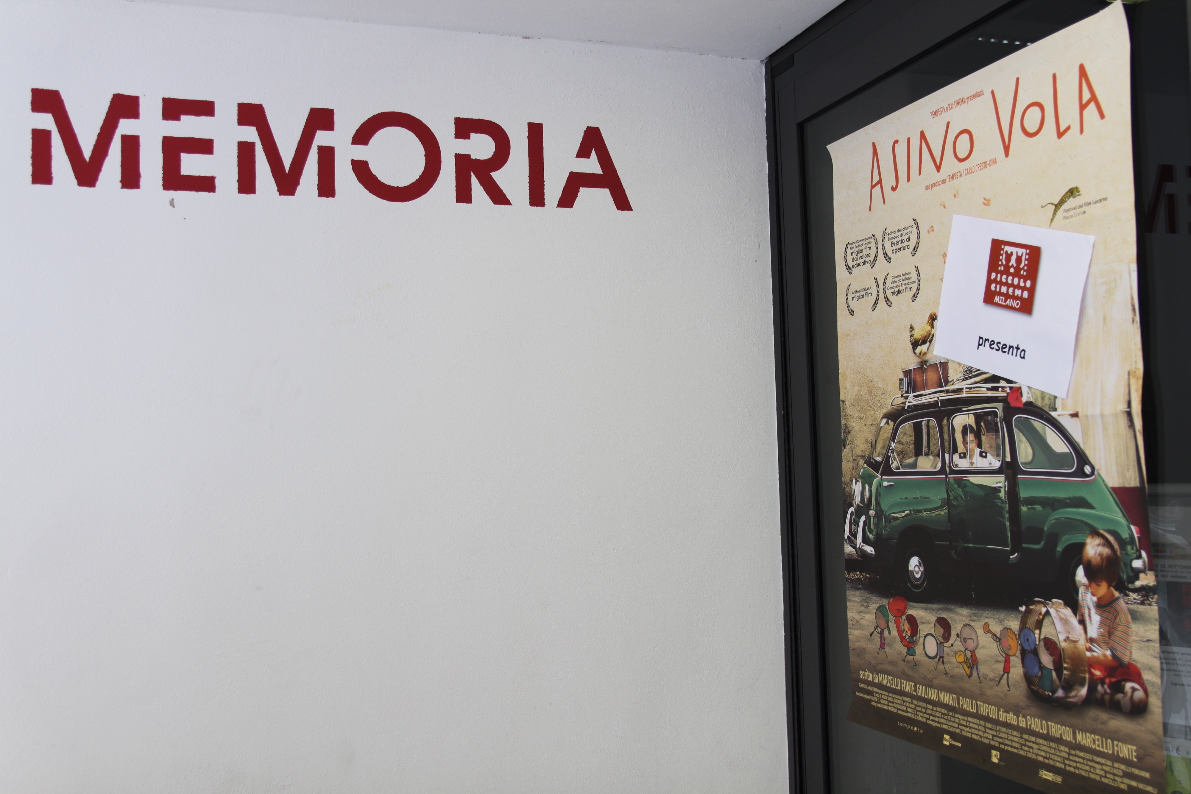 IL CINEMA DA UN METRO DI STATURA di Piccolo Cinema Milano IL CINEMA DA UN METRO DI STATURA-Piccolo Cinema Milano