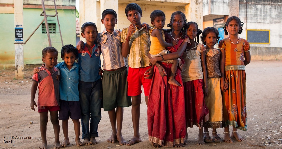 Libera un bambino dalla schiavitù! di MANI TESE Libera un bambino dalla schiavitù!-MANI TESE