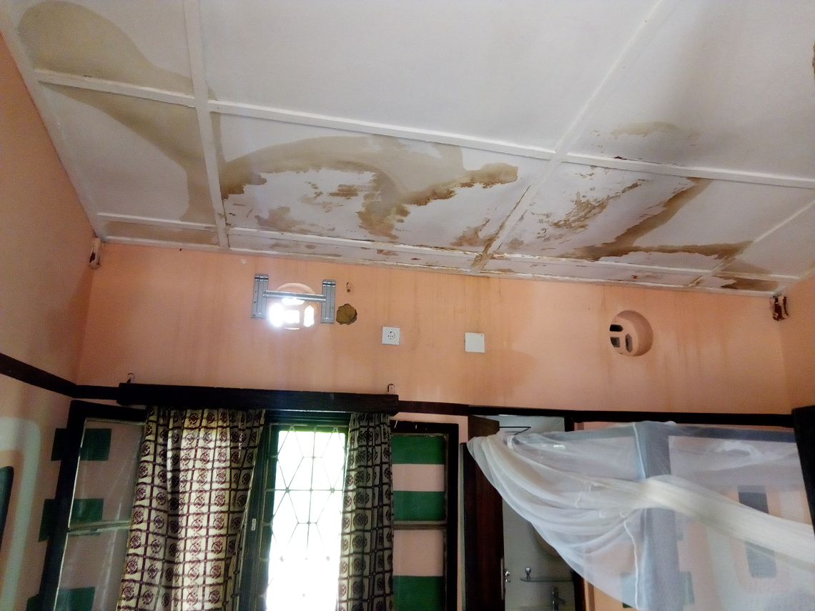 L'acqua si ritira. Si torna in aula! di HUMANA People to People Italia L'acqua si ritira. Si torna in aula!-HUMANA People to People Italia