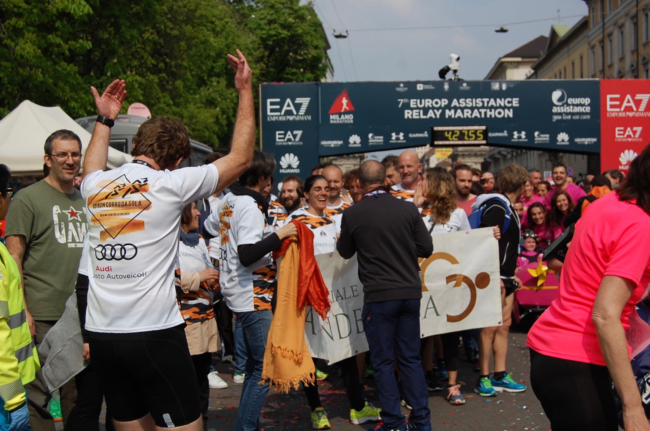 IO NON CORRO DA SOLA! di La Grande Casa IO NON CORRO DA SOLA!-La Grande Casa