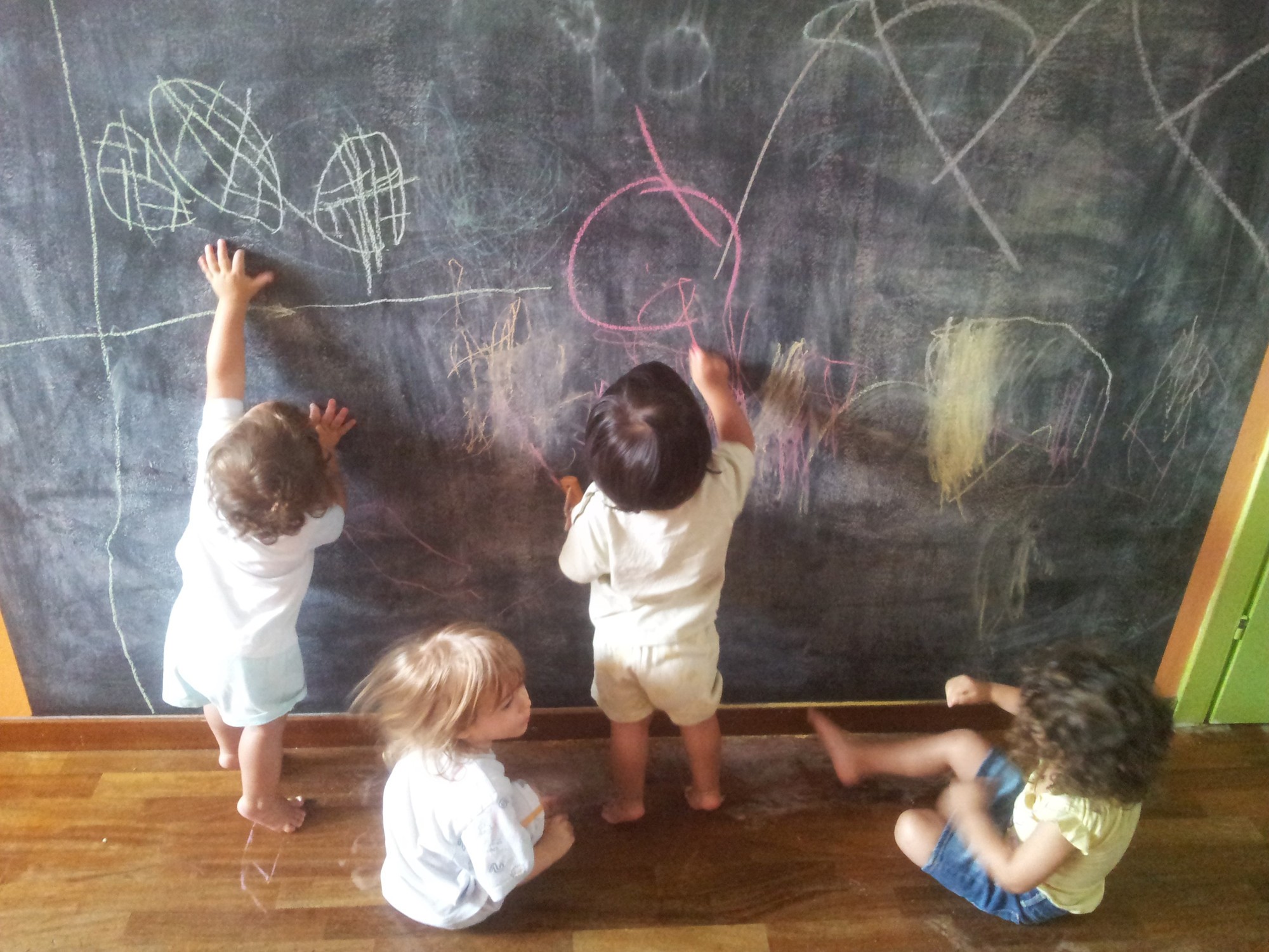 Auto e Pulmino per i bambini di ZeroSei di L'Albero della Vita Auto e Pulmino per i bambini di ZeroSei-L'Albero della Vita