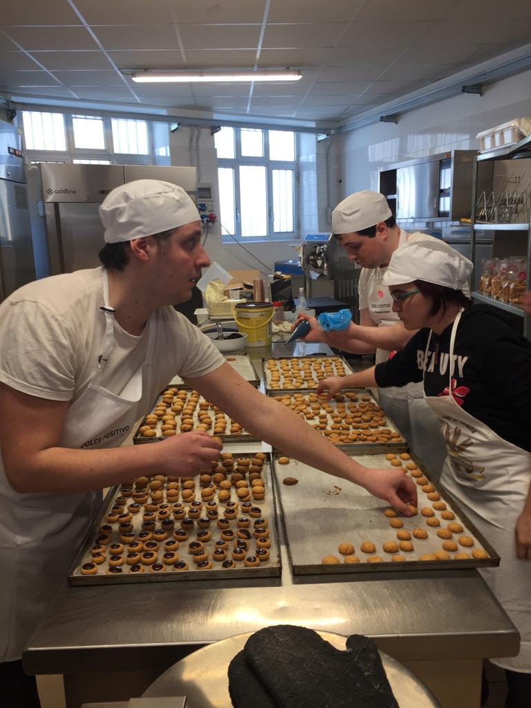 ADOTTA DOLCE POSITIVO-DOLCE POSITIVO