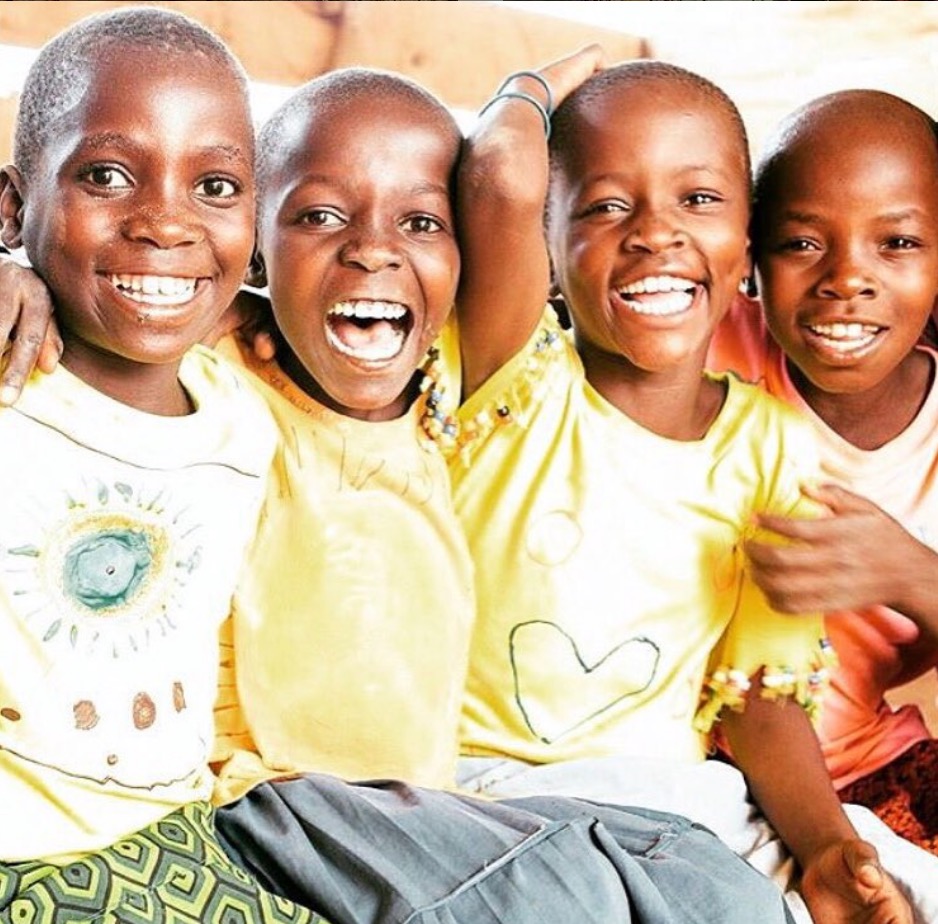 Gioca in squadra con i Samburu di Samburu Smile Gioca in squadra con i Samburu -Samburu Smile