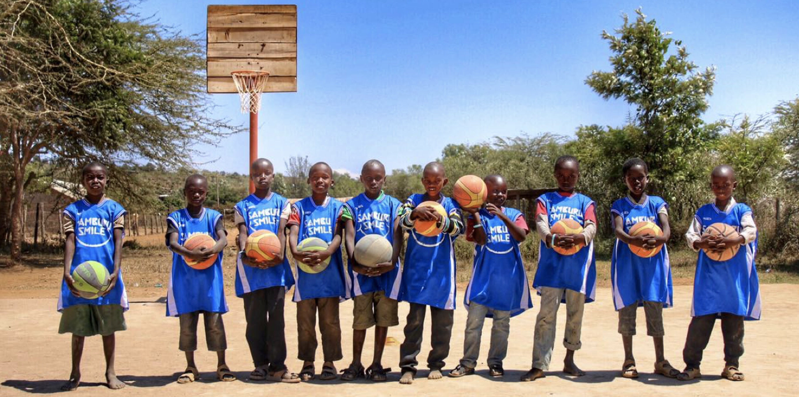 Gioca in squadra con i Samburu di Samburu Smile Gioca in squadra con i Samburu -Samburu Smile