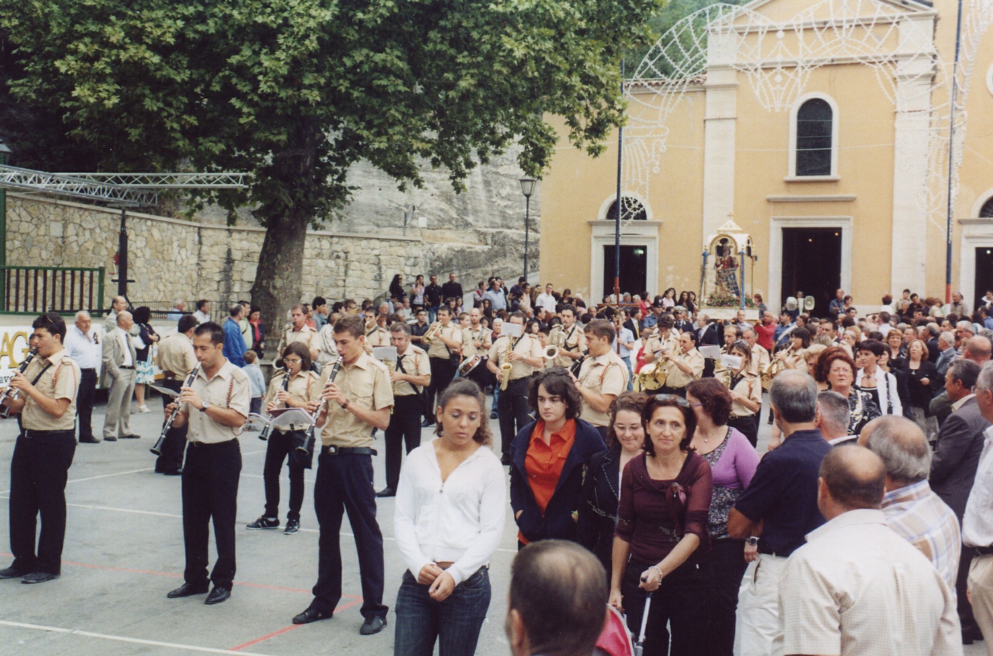 Divise e Strumenti Banda Castelpetroso di MusicsART Divise e Strumenti Banda Castelpetroso-MusicsART