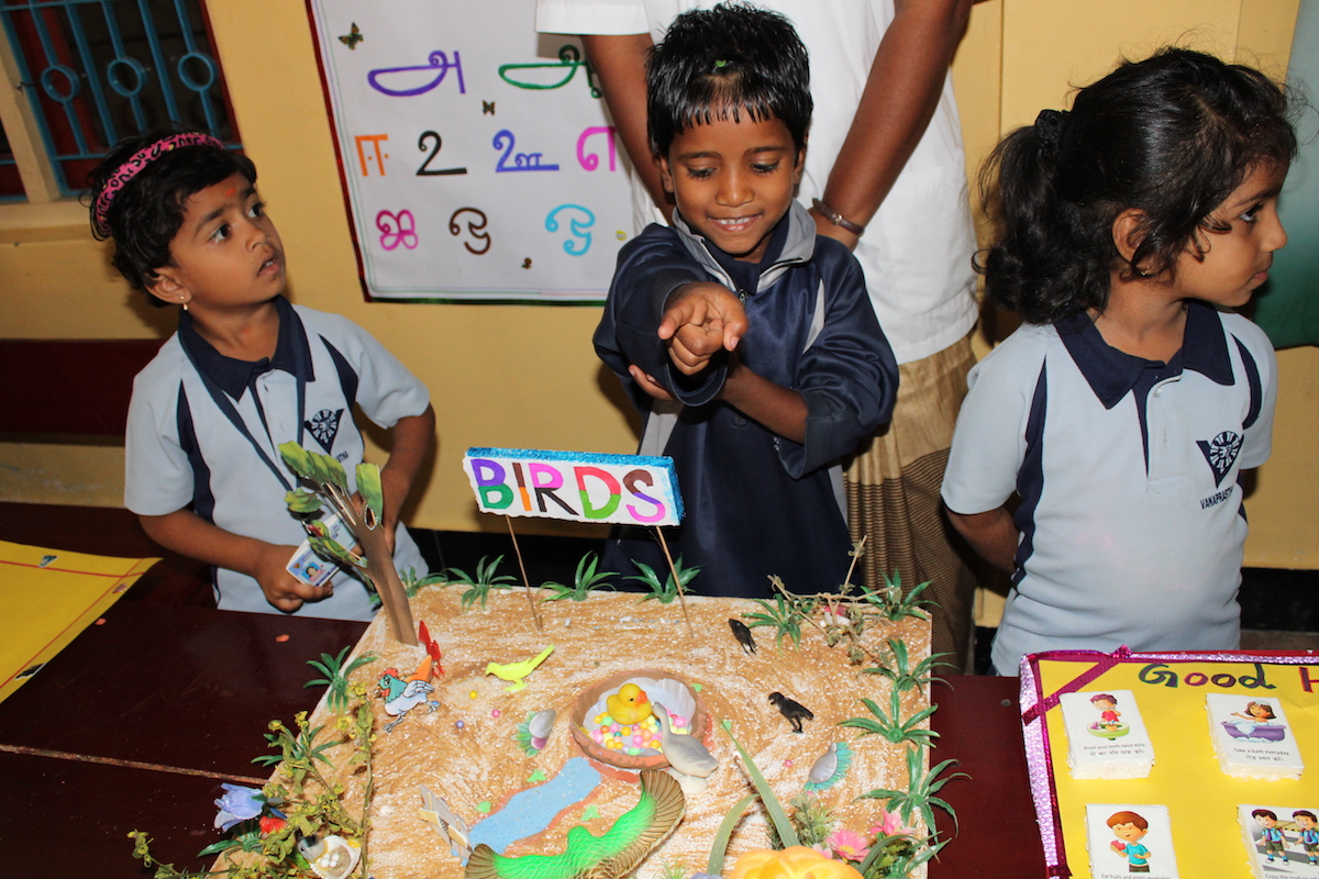 Un parco giochi per i bimbi in India-Vanaprastha