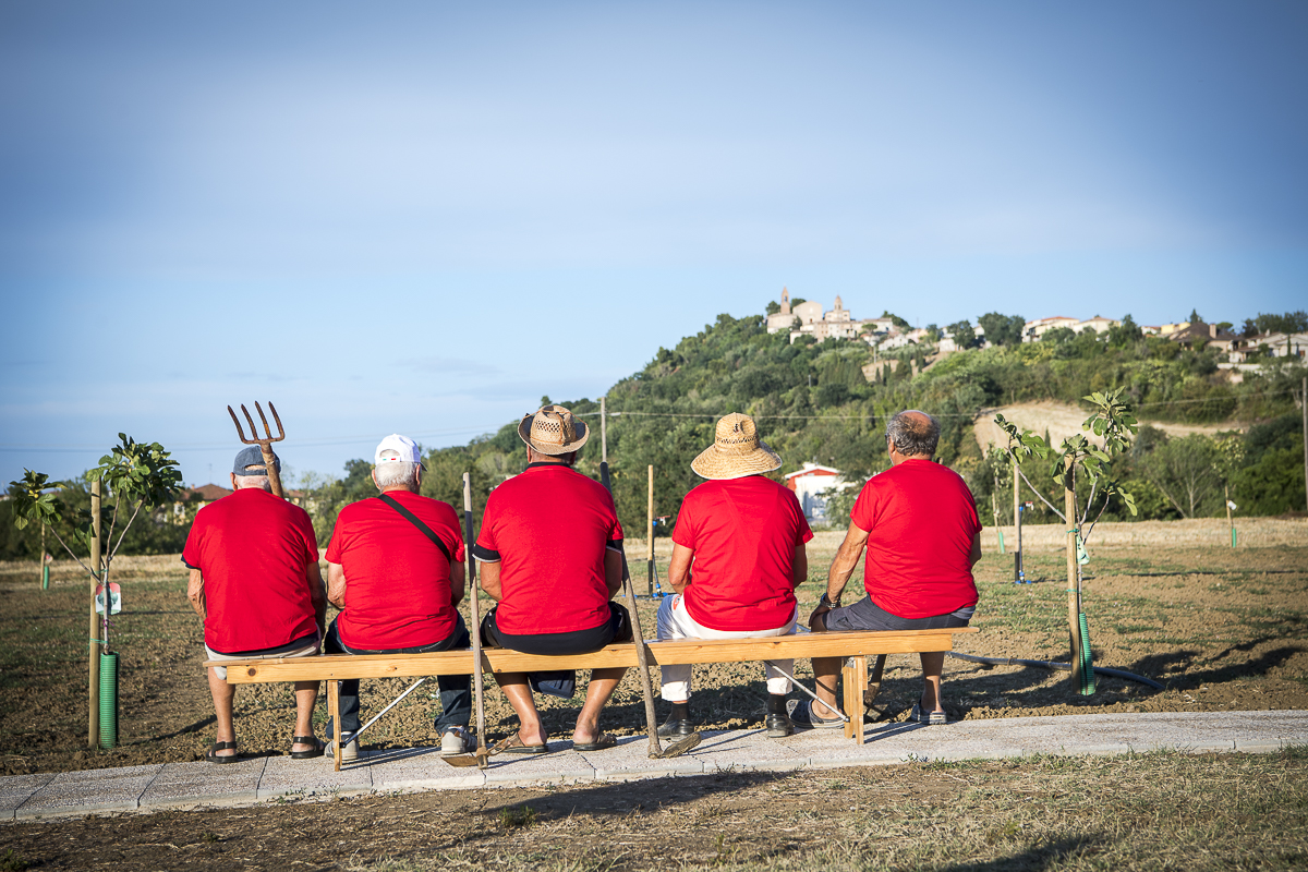 VIVERE SERENI: PERSONE AL "CENTRO"! di AVS VIVERE SERENI: PERSONE AL "CENTRO"!-AVS