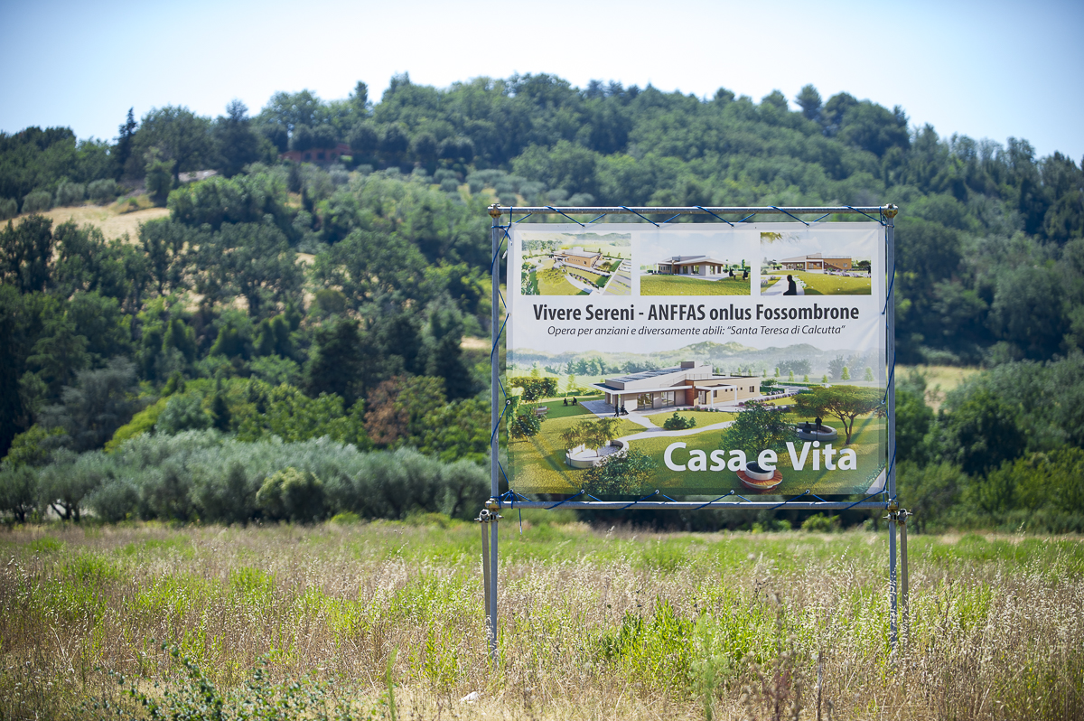 VIVERE SERENI: PERSONE AL "CENTRO"! di AVS VIVERE SERENI: PERSONE AL "CENTRO"!-AVS