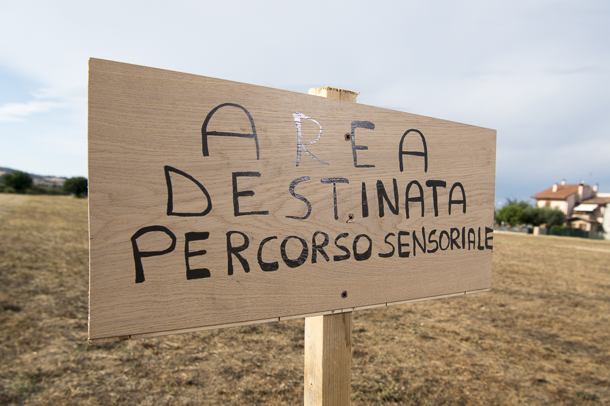 VIVERE SERENI: PERSONE AL "CENTRO"! di AVS VIVERE SERENI: PERSONE AL "CENTRO"!-AVS