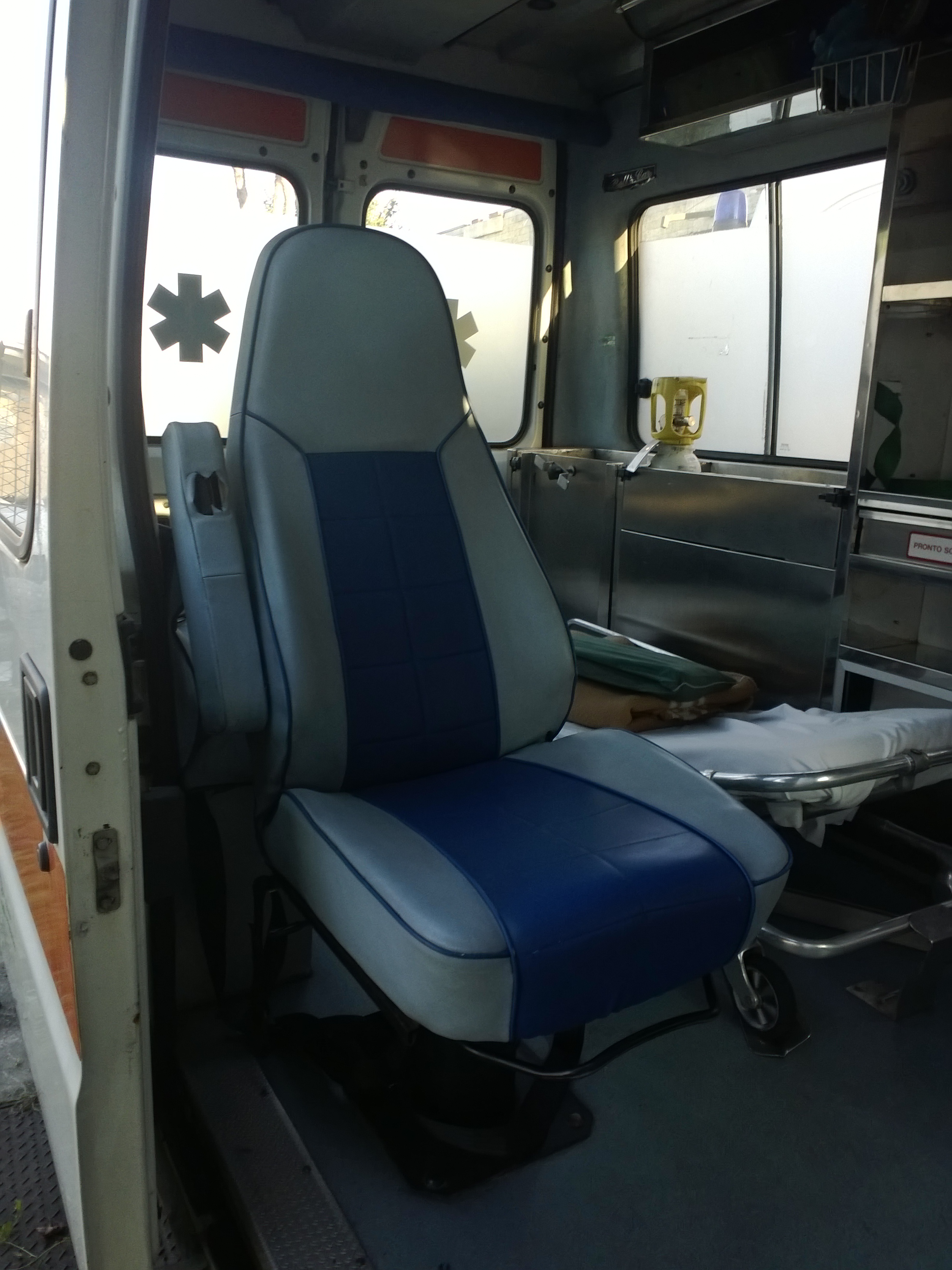 Ambulanza di Terapia Intensiva di CROCE VERDE BERGAMO Ambulanza di Terapia Intensiva-CROCE VERDE BERGAMO