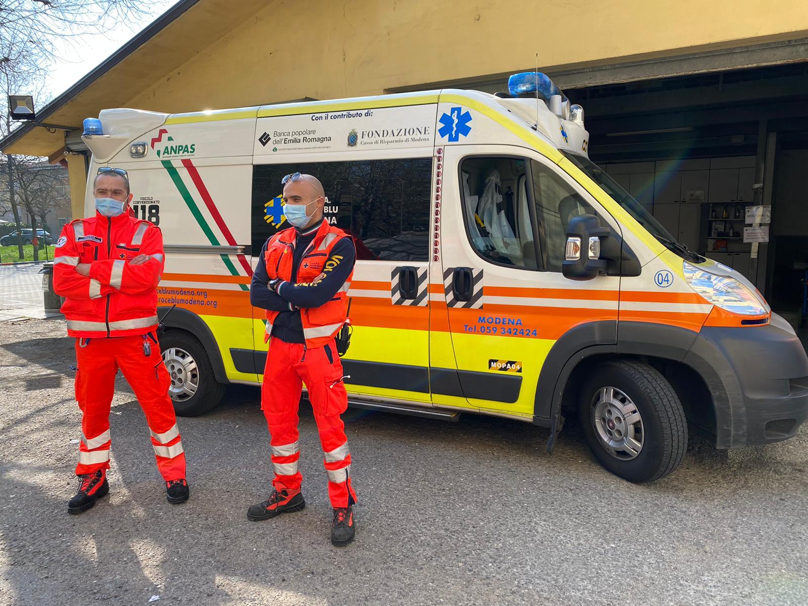 Dona mascherine a AVPA Croce Blu Modena-Croce Blu Modena