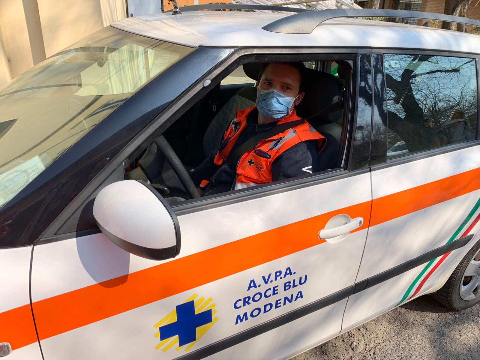 Dona mascherine a AVPA Croce Blu Modena di Croce Blu Modena Dona mascherine a AVPA Croce Blu Modena-Croce Blu Modena