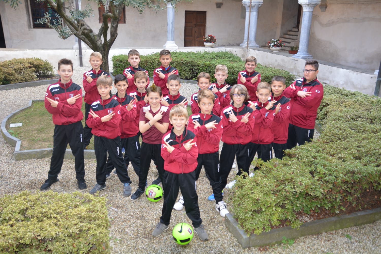 Un pulmino per i 120 anni del Saluzzo! di A.C.S.D. Saluzzo 1901 Un pulmino per i 120 anni del Saluzzo!-A.C.S.D. Saluzzo 1901