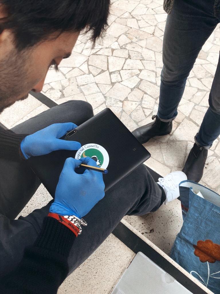 #iorestoacasaedono  Missione Tablet-Sogno nel cassetto Onlus