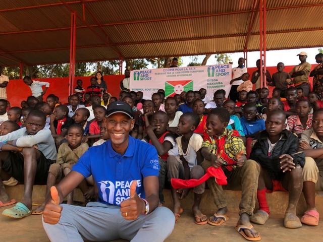 LO SPORT PER IL CAMBIAMENTO di Rinasco per Ubuntu LO SPORT PER IL CAMBIAMENTO-Rinasco per Ubuntu