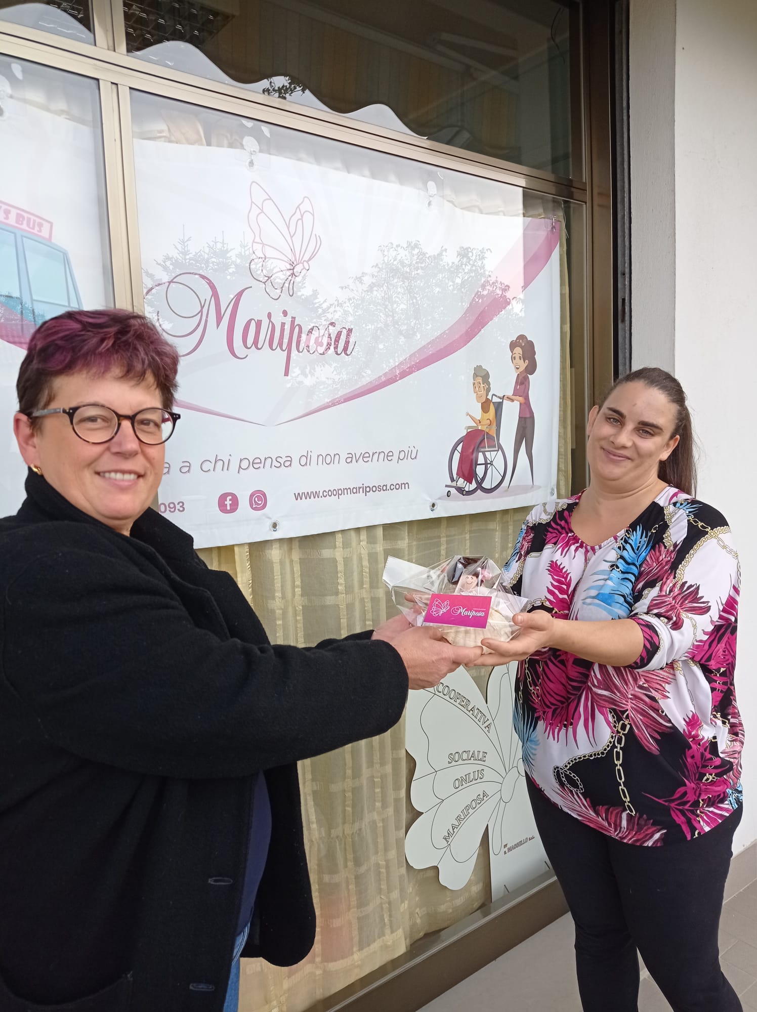 Un pulmino con il Cuore di Mariposa Un pulmino con il Cuore-Mariposa