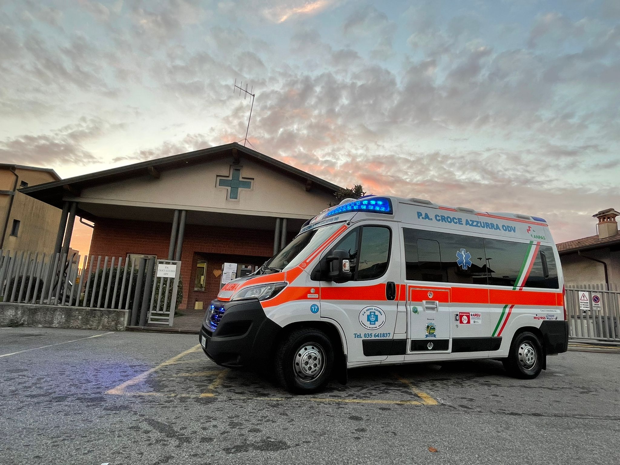 ACQUISTO AMBULANZA EMERGENZA URGENZA di P.A. CROCE AZZURRA ODV ACQUISTO AMBULANZA EMERGENZA URGENZA-P.A. CROCE AZZURRA ODV