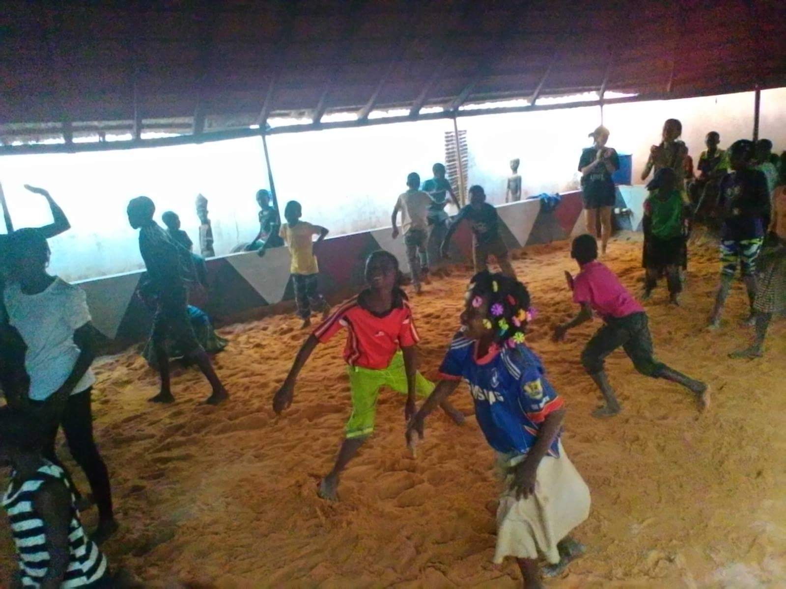 ANKILI SO DENI- PICCOLA CASA DELLE IDEE di KATOUMA ANKILI SO DENI- PICCOLA CASA DELLE IDEE-KATOUMA