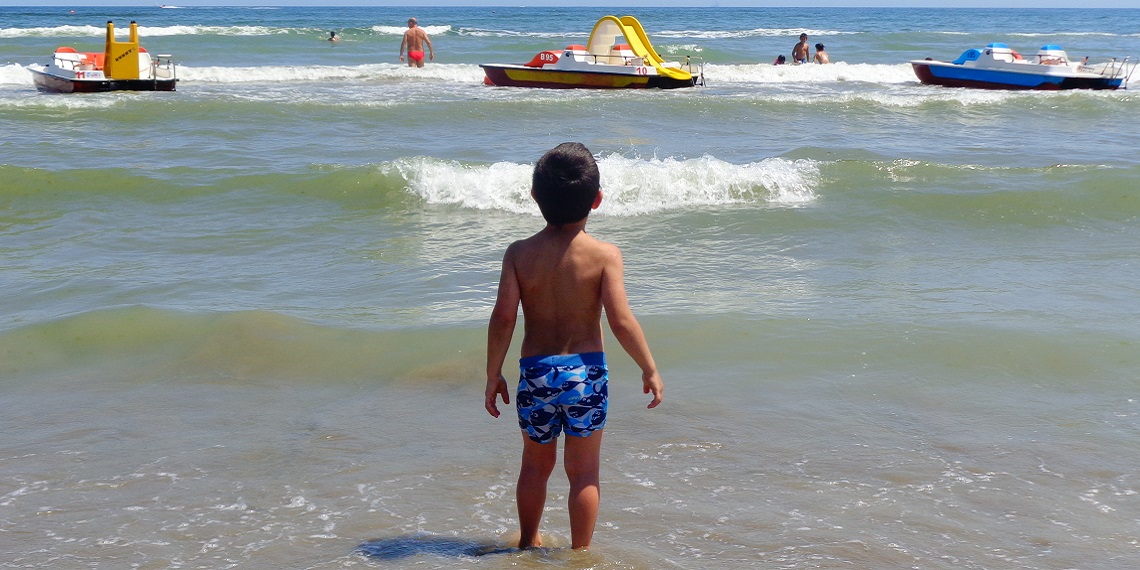 Nuotare fa bene ai bambini-Associazione CAF Onlus