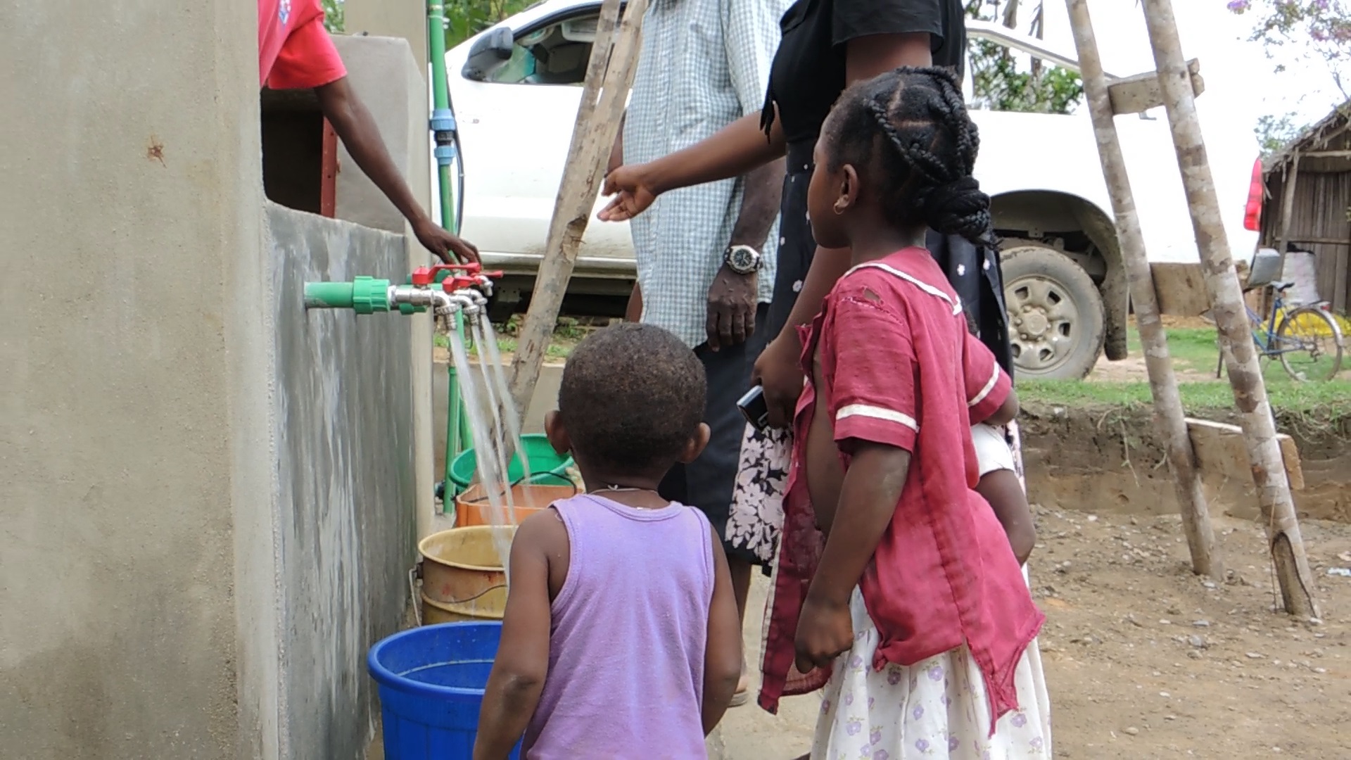 Water for Madagascar di ZOE Water for Madagascar-ZOE