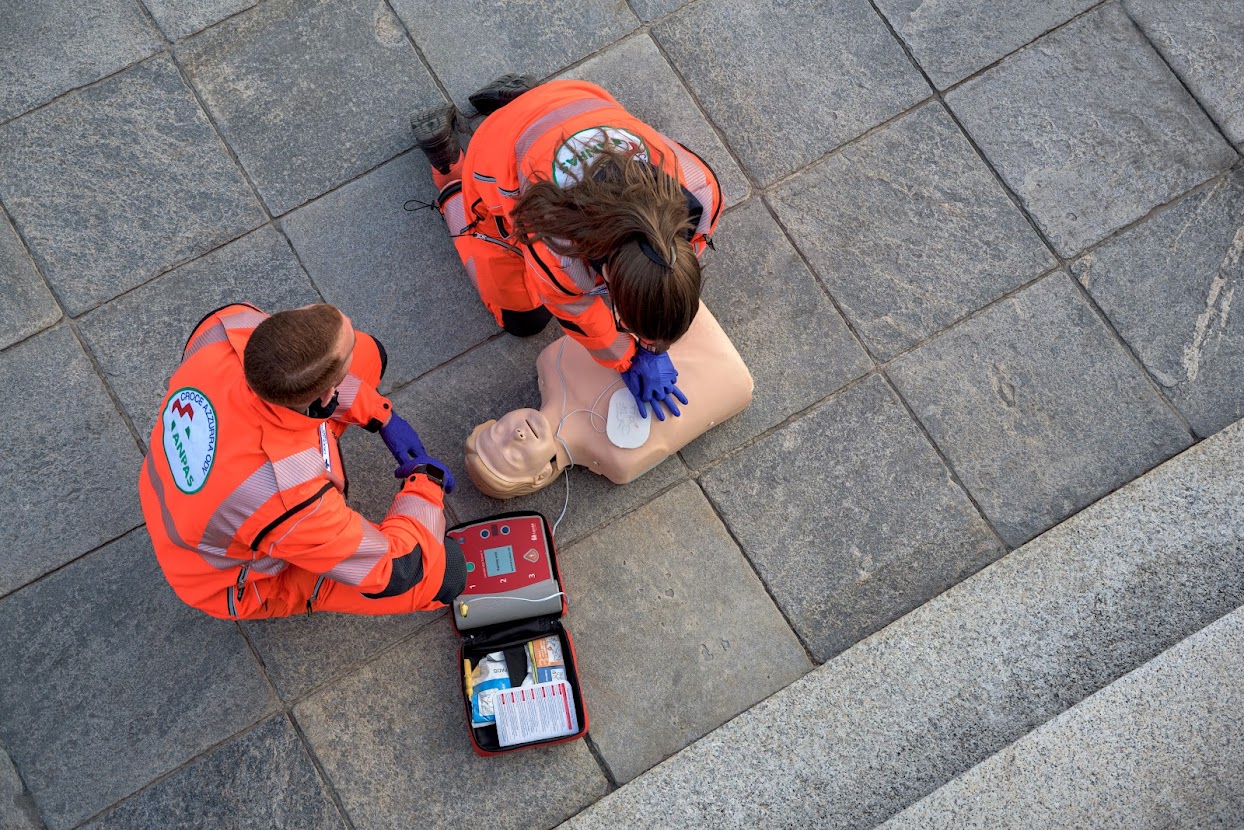 MANOVRE SALVAVITA - MIL di CROCE AZZURRA ODV MANOVRE SALVAVITA - MIL-CROCE AZZURRA ODV