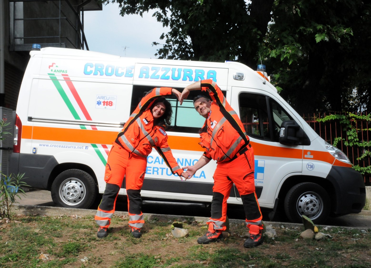 Un mezzo che corre per la Vita-CROCE AZZURRA ONLUS