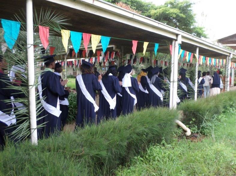 Infermiere e ostetriche per l'Etiopia di Medici con l'Africa Cuamm Infermiere e ostetriche per l'Etiopia-Medici con l'Africa Cuamm