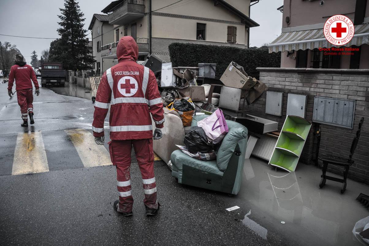 Proteggi chi ti protegge: aiuta la CRI di CRI Comitato di Modena Proteggi chi ti protegge: aiuta la CRI-CRI Comitato di Modena