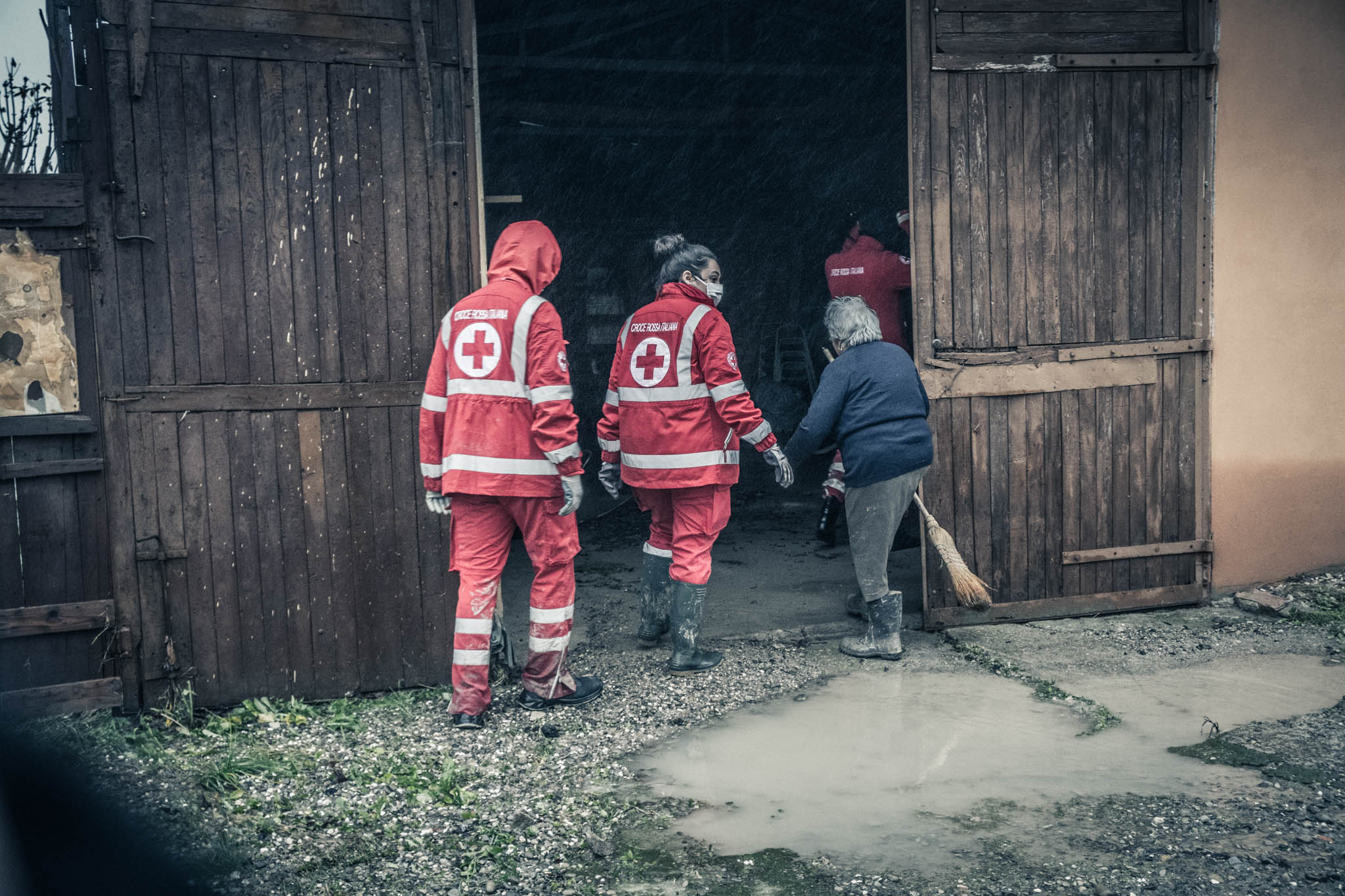 Proteggi chi ti protegge: aiuta la CRI di CRI Comitato di Modena Proteggi chi ti protegge: aiuta la CRI-CRI Comitato di Modena